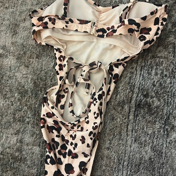 Adore Me Leopard Print One-Piece Swimsuit NWT - Picture 2 of 3